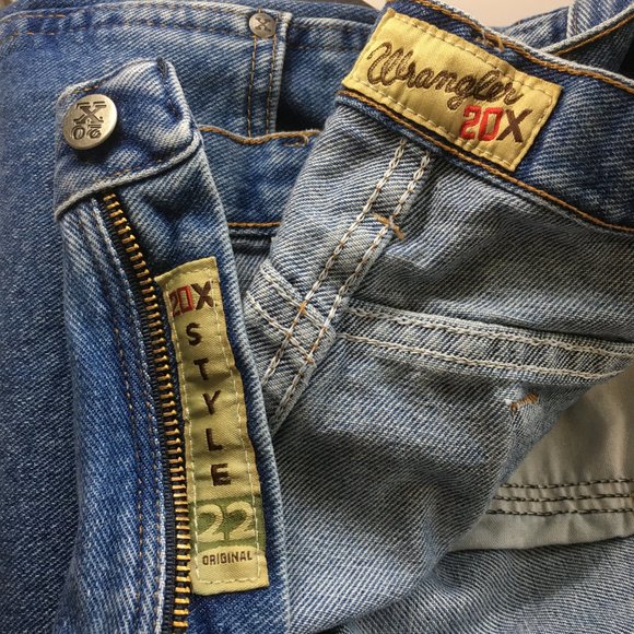 WRANGLER® "20X" No. 22 Original Jean in Vintage Denim 35x32 - Picture 9 of 13